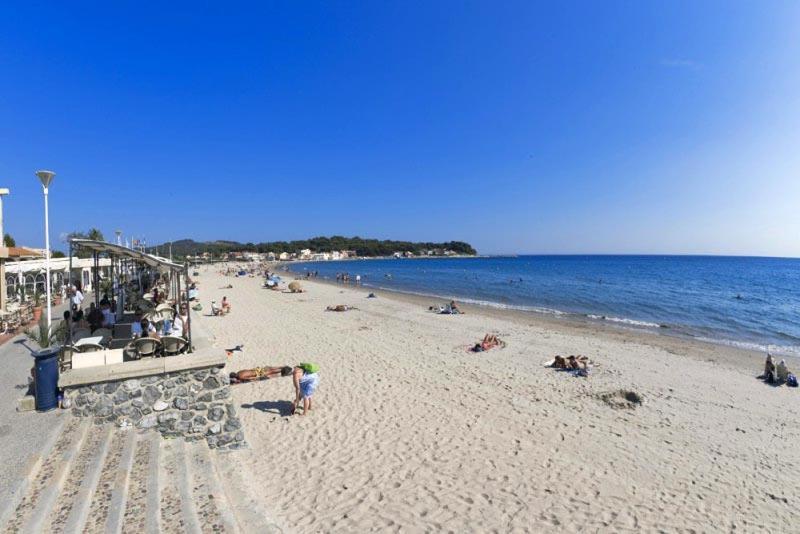 "L'Hippocampe", Climatise, 60 M2 , 2 Chambres, Tres Calme, Plage Des Sablettes Et Commerces A 3 Minutes A Pied, Wifi, Parking Gratuit, Lit King Size La Seyne-sur-Mer Buitenkant foto
